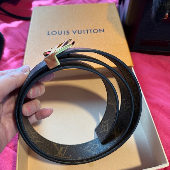 LV Iconic MM Reversible Belt Womens - Picture 1 of 4